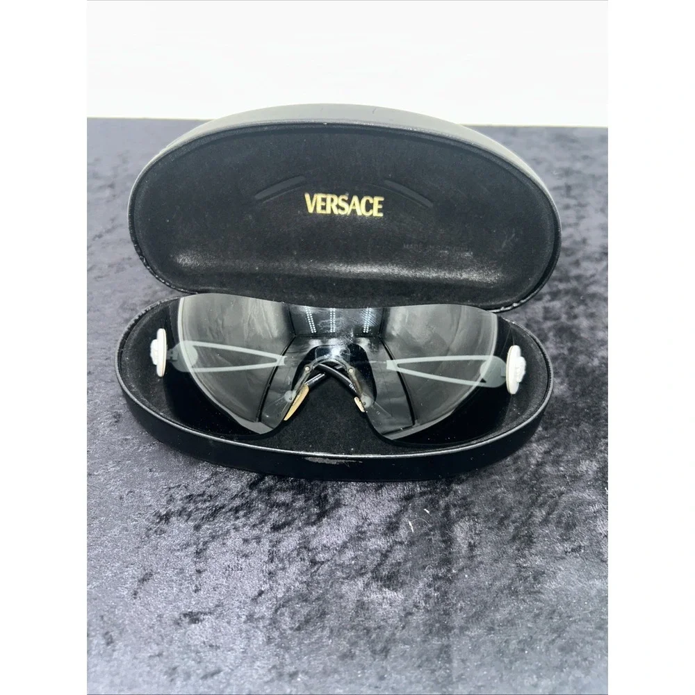 VERSACE Y2K White Rimless Metal MEDUSA Wraparound  Oversized Shield Sunglasses Rectangular Medusa Sunglasses (0VE4459-WHITE-DARK-GREY) main image 4